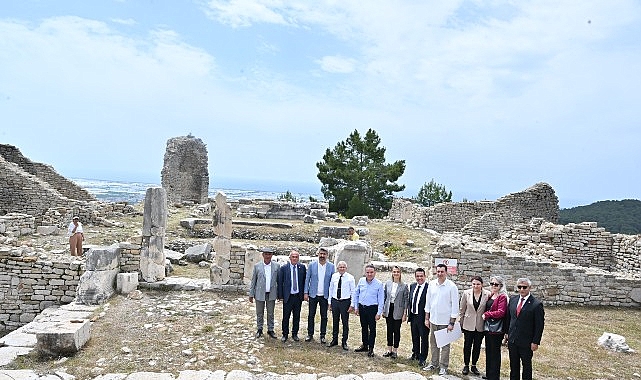 IV. Memleketler arası FoodFest Gastronomi Şenliği domates hasadı ile başladı IV. Memleketler arası FoodFest Gastronomi Şenliği domates hasadı ile başladı