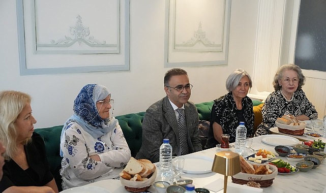 İzmir’de En Manalı Anneler Günü Kutlaması