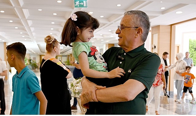 Lider Topaloğlu engellilerle yemekte buluştu