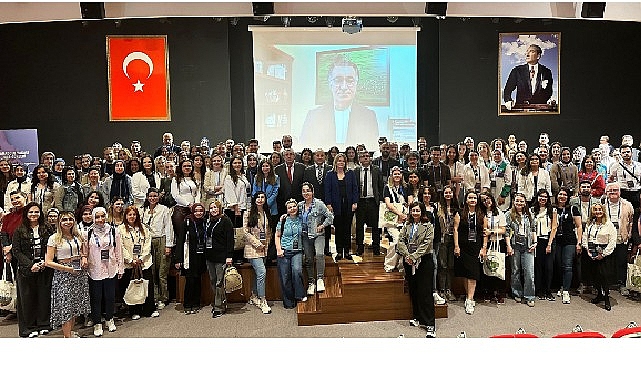 Uzmanından Toplumsal Medya Uyarısı: Olağan His Döngüsünü Bozuyor Uzmanından Toplumsal Medya Uyarısı: Olağan His Döngüsünü Bozuyor